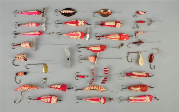 LOT OF 25+: PINK AND WHITE BAITS.                 