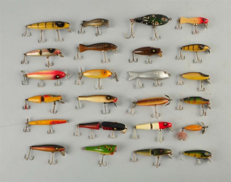 LARGE LOT OF WOOD LURES.                          