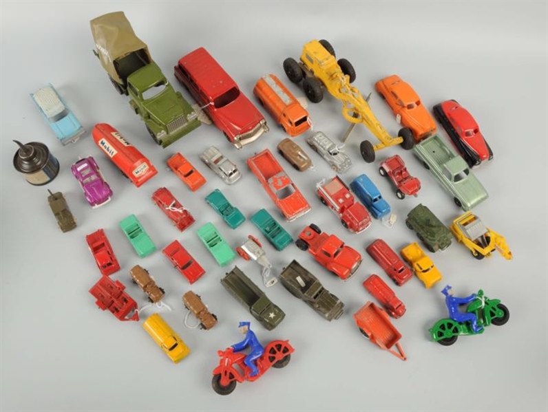 LARGE LOT OF ASSORTED DIECAST VEHICLES.           