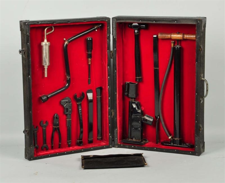 1928 FORD MODEL A TOOL KIT.                       