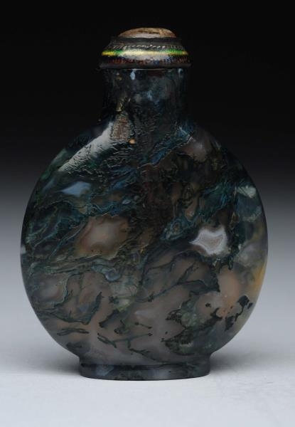 CHINESE MOSS AGATE SNUFF BOTTLE.                  