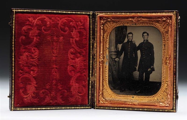AMBROTYPE OF 2 CIVIL WAR UNION SOLDIERS.          