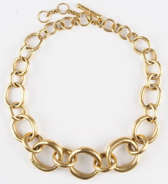HEAVY GOLD-TONE NECKLACE.                         
