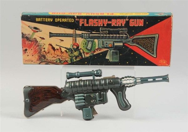 JAPANESE TIN LITHO FLASHY-RAY GUN IN BOX.         