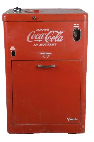 10¢ VENDO COCA COLA BOTTLE VENDING MACHINE        