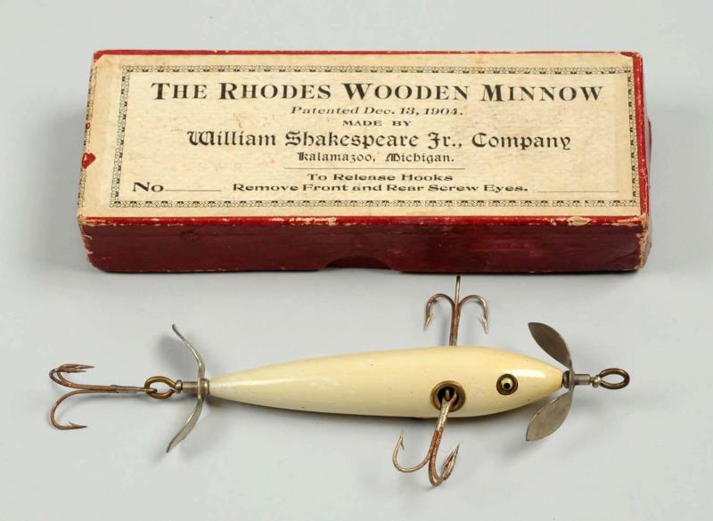 Lot Detail - WM. SHAKESPEARE'S RHODES WOODEN MINNOW WITH BOX.