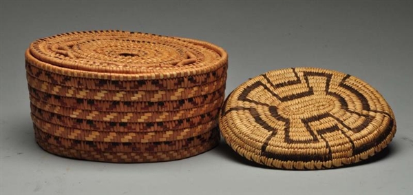 LOT OF 2: NATIVE AMERICAN BASKET AND TRAY.        