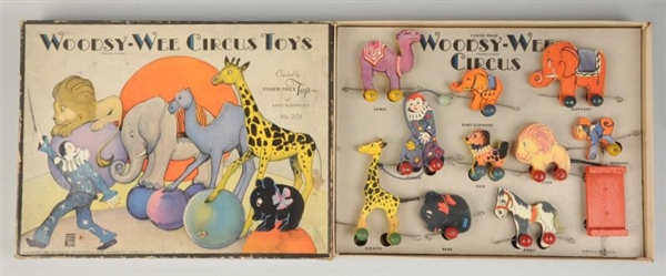 FISHER PRICE PAPER ON WOOD WOODSY-WEE CIRCUS TOY. 