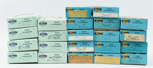 LOT OF 22: ATHEARN MINIATURE TRAINS IN BOXES.     