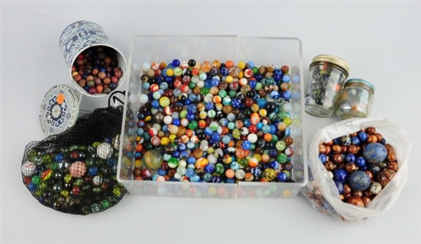 LARGE COLLECTION OF MARBLES.                      