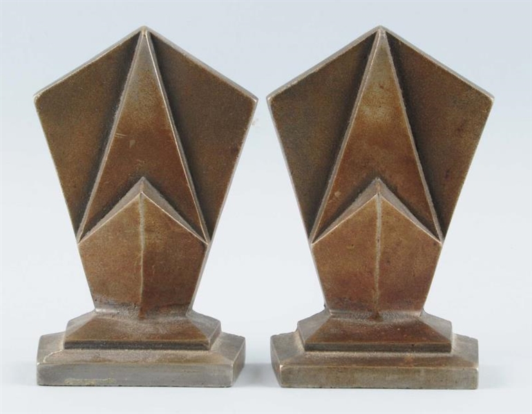 PAIR OF CAST IRON DECO BOOKENDS.                  