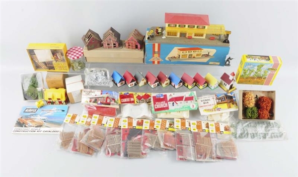 LARGE LOT OF TRAIN ACCESSORIES.                   