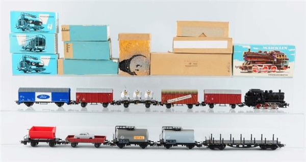 LOT OF 11: MARKLIN LOCOMOTIVE AND FREIGHT CARS.   