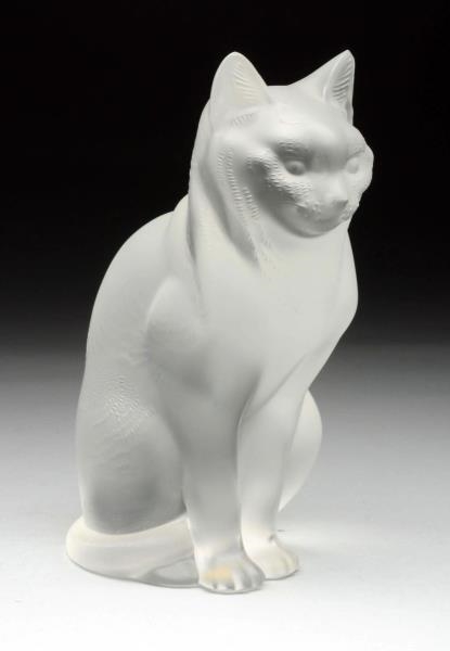 FRENCH LALIQUE GLASS CAT FIGURINE.                
