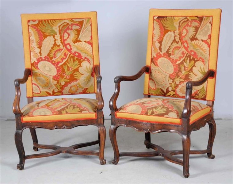 PAIR OF ARMCHAIRS WITH NEEDLEPOINT UPHOLSTERY.    