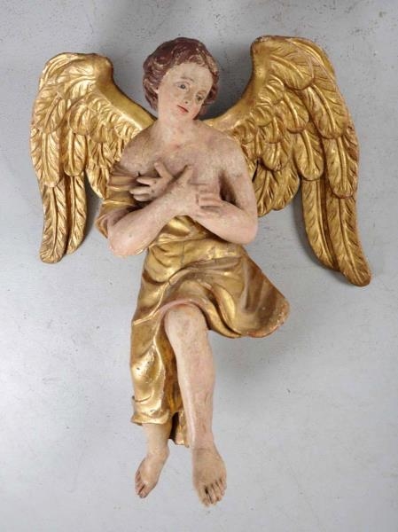 18TH CENTURY CARVED POLYCHROME WOODEN ANGEL.      