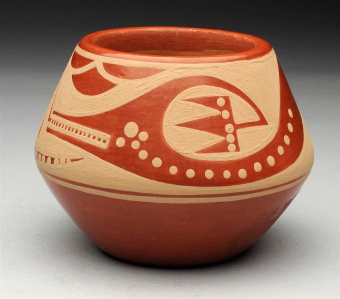 NATIVE AMERICAN INDIAN POTTERY BOWL.              