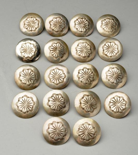 SET OF 18 NATIVE AMERICAN SILVER BUTTONS.         