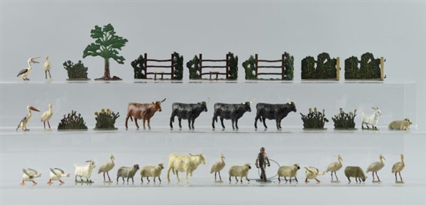 BRITAINS FARM ANIMALS, FENCING & ACCESSORIES.     