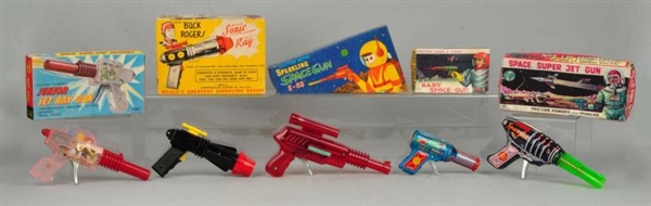LOT OF 5: JAPANESE AND AMERICAN SPACE GUNS.       