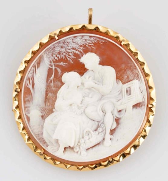 SHELL CAMEO WITH 14K GOLD FRAME.                  