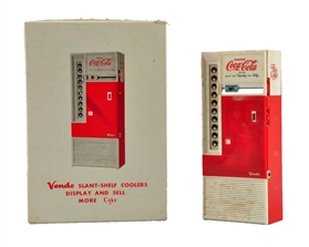 1960S COCA-COLA TRANSISTOR RADIO & BOX.           