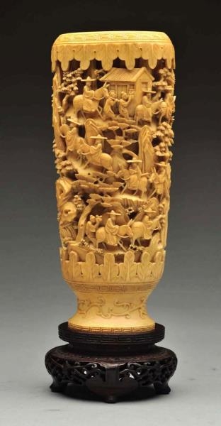 ANTIQUE JAPANESE IVORY CARVING.                   