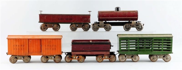 LOT OF 5: ASSORTED TRAINS.                        
