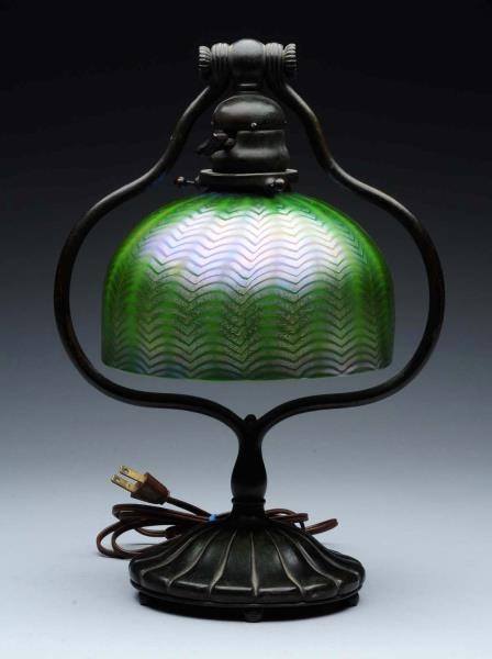 TIFFANY TABLE LAMP WITH BASE.                     