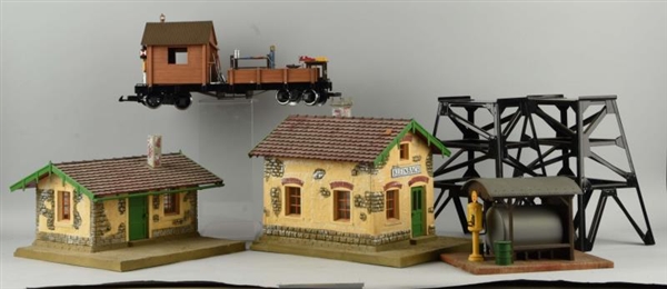 LOT OF 5: STRUCTURES AND WORK CABOOSE.            