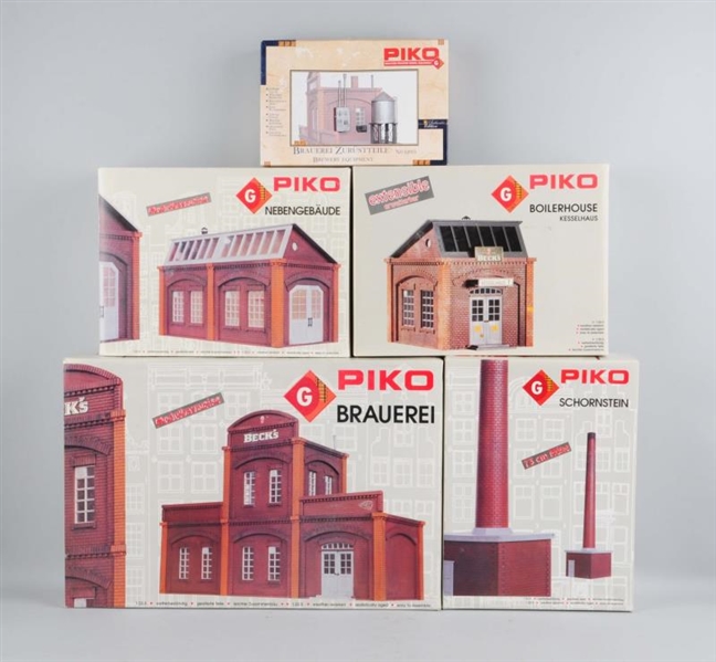 LOT OF 5: PIKO G SCALE BUILDINGS.                 