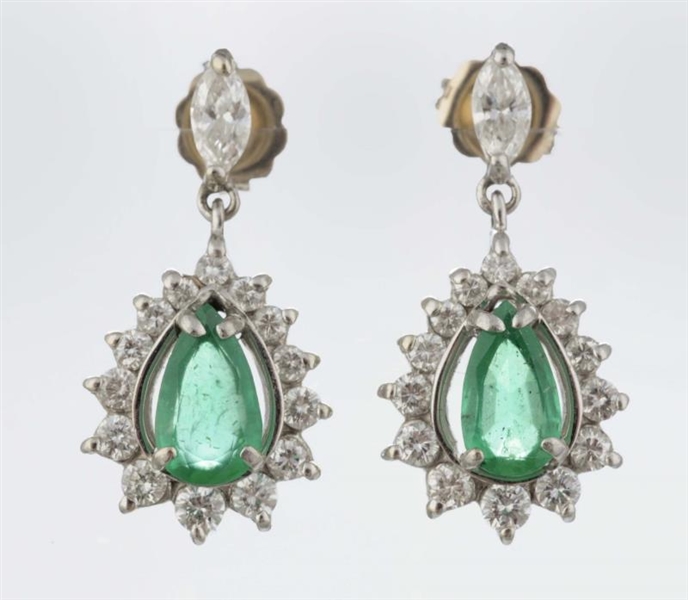 A PAIR OF DIAMOND AND EMERALD DROP EARRINGS.      