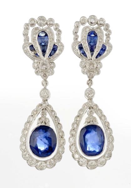 A PAIR OF SAPPHIRE AND DIAMOND DROP EARRINGS.     