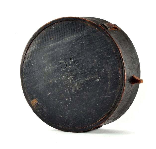 18TH CENTURY WOODEN CHEESE BOX CANTEEN.           