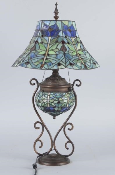 TIFFANY STYLE ELECTRIC TABLE LAMP                 