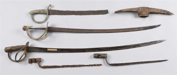 LOT OF 5: EXCAVATED CIVIL WAR WEAPONS & PICK.     