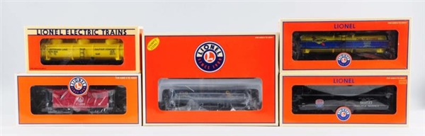 LOT OF 5: LIONEL ROLLING STOCK.                   