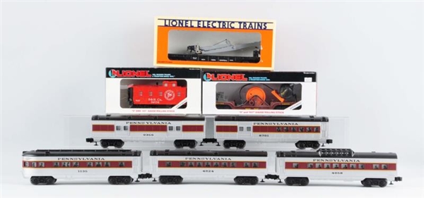 LOT OF 8:  LIONEL ROLLING STOCK.                  