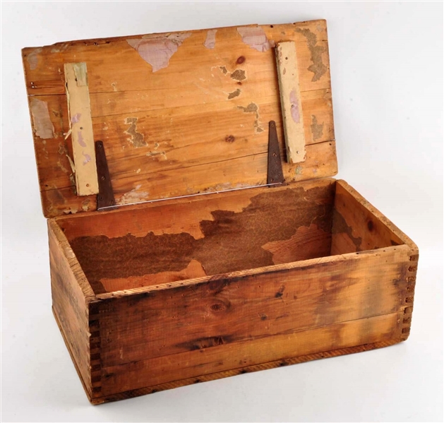 WINCHESTER .22 SPORTING RIFLE SHIPPING CRATE.     