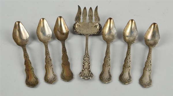 LOT OF 6: SILVER PLATED GRAPE FRUIT SPOONS.       