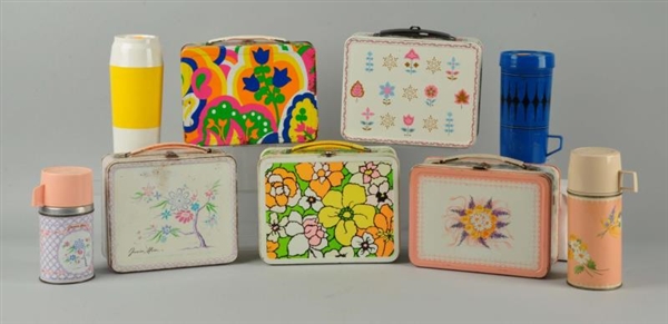 LOT OF 5: ASSORTED LUNCH BOXES WITH THERMOS.      
