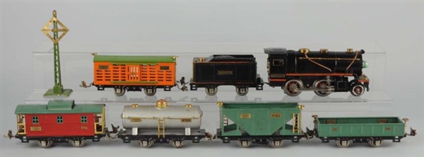 LIONEL NO. 233 BOXED FREIGHT SET.                 