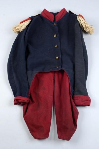 AMERICAN TAILCOAT WITH EPAULETTES.                