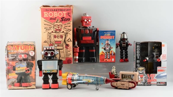 LOT OF 6: ASSORTED ROBOT  & SPACE TOYS.           