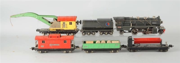 LOT OF 6: LIONEL NO.260 LOCOMOTIVE & FREIGHT CARS.