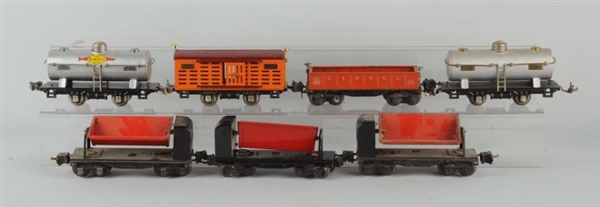 LOT OF 7: LIONEL FREIGHT CARS.                    