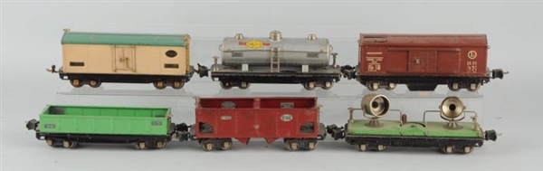 LOT OF 6: LIONEL 800 & 2800 SERIES FREIGHT CARS.  