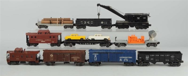 LOT OF 10: LIONEL POST WAR FREIGHT CARS.          