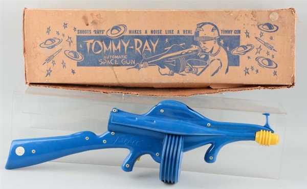 MOLDED PLASTIC 1950S TOMMY-RAY SPACE GUN.        