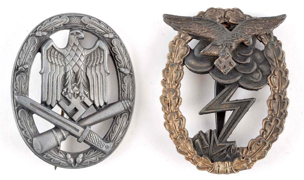 LOT OF 2: GERMAN WWII COMBAT BADGES.              